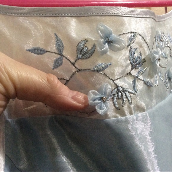 đź’–Stunning Oblique Petite satin embroidered formal dress - Picture 5 of 11